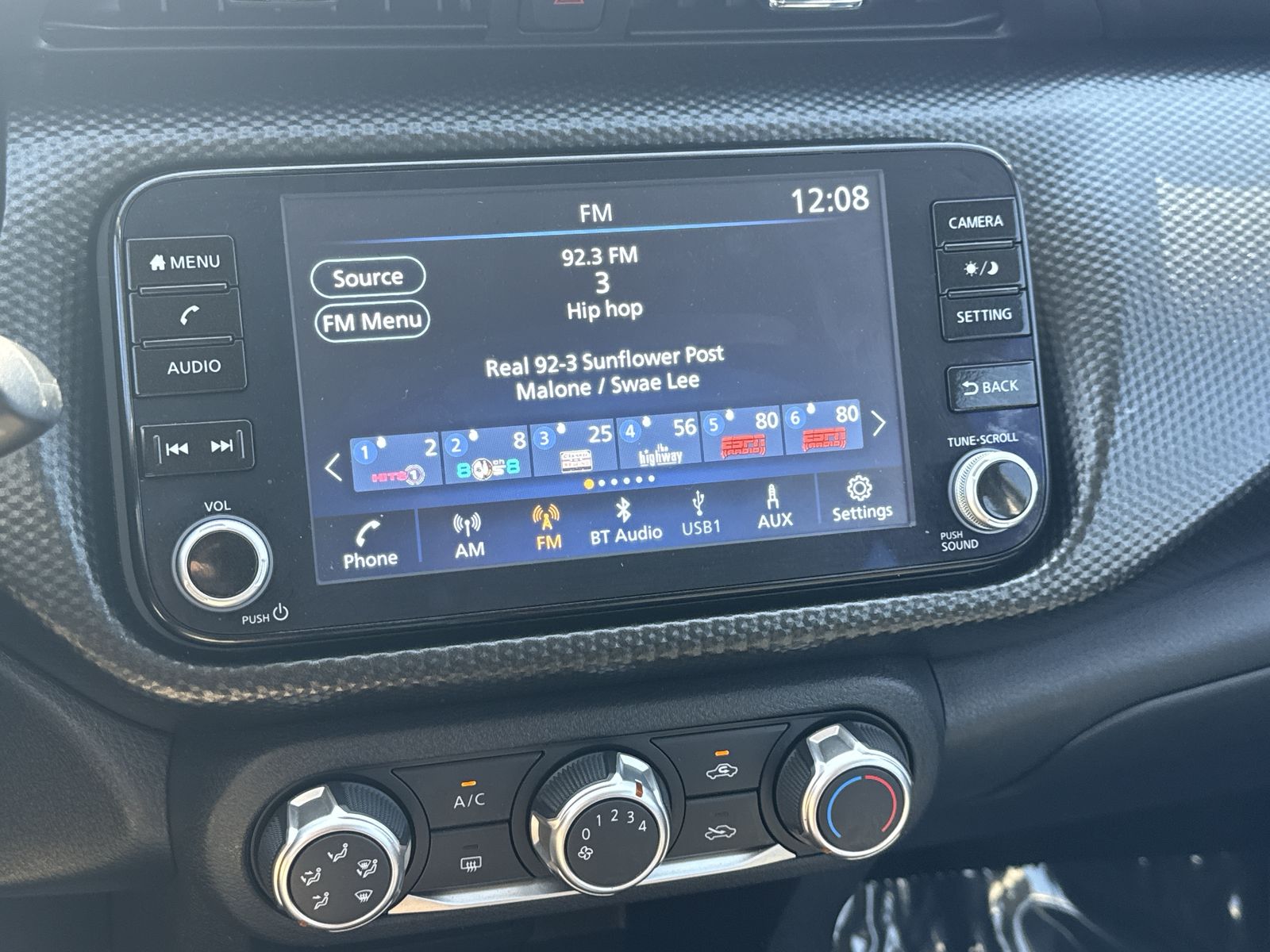 2024 Nissan Kicks SV photo 4