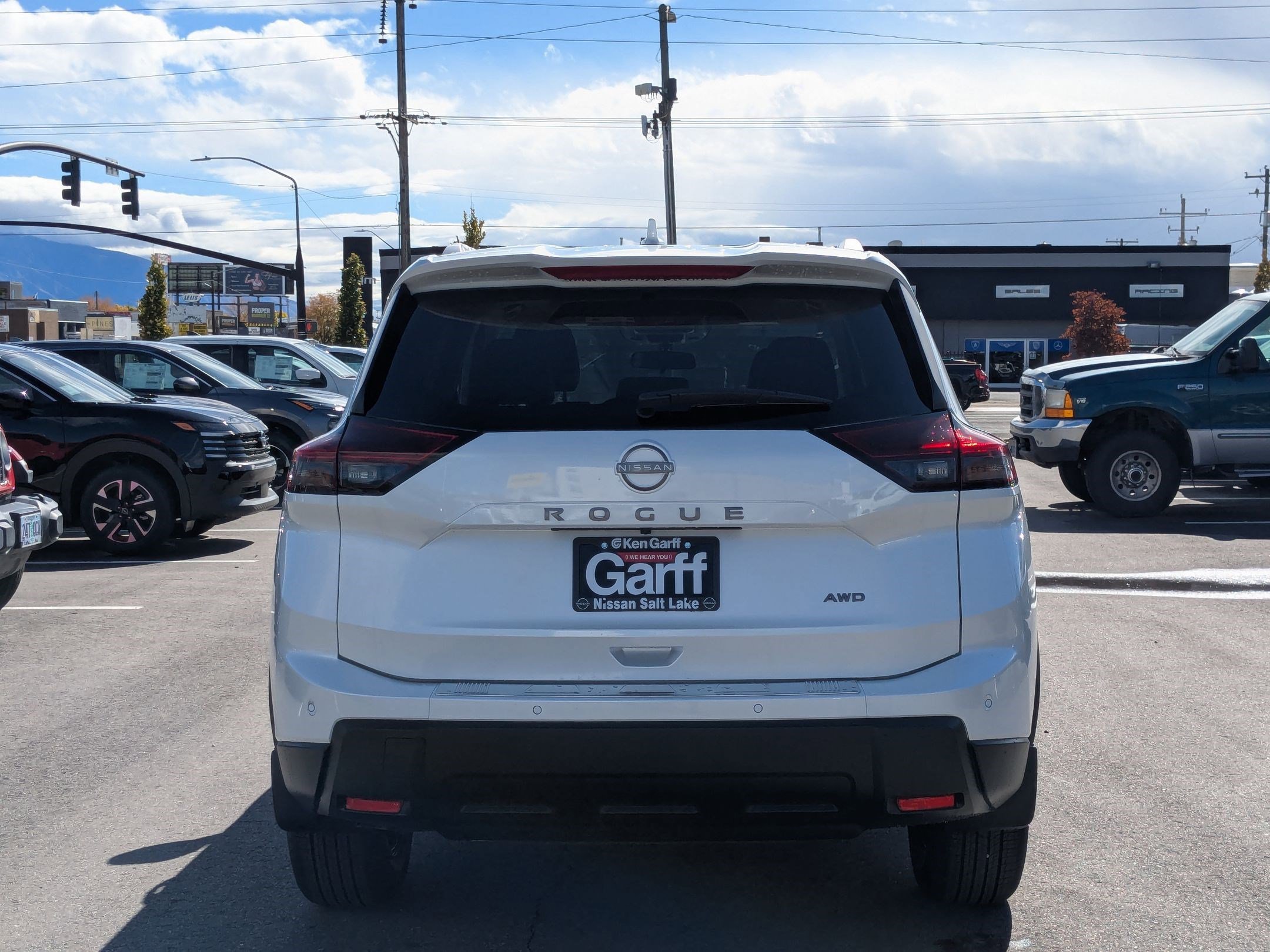 2026 Nissan Rogue SV photo 4