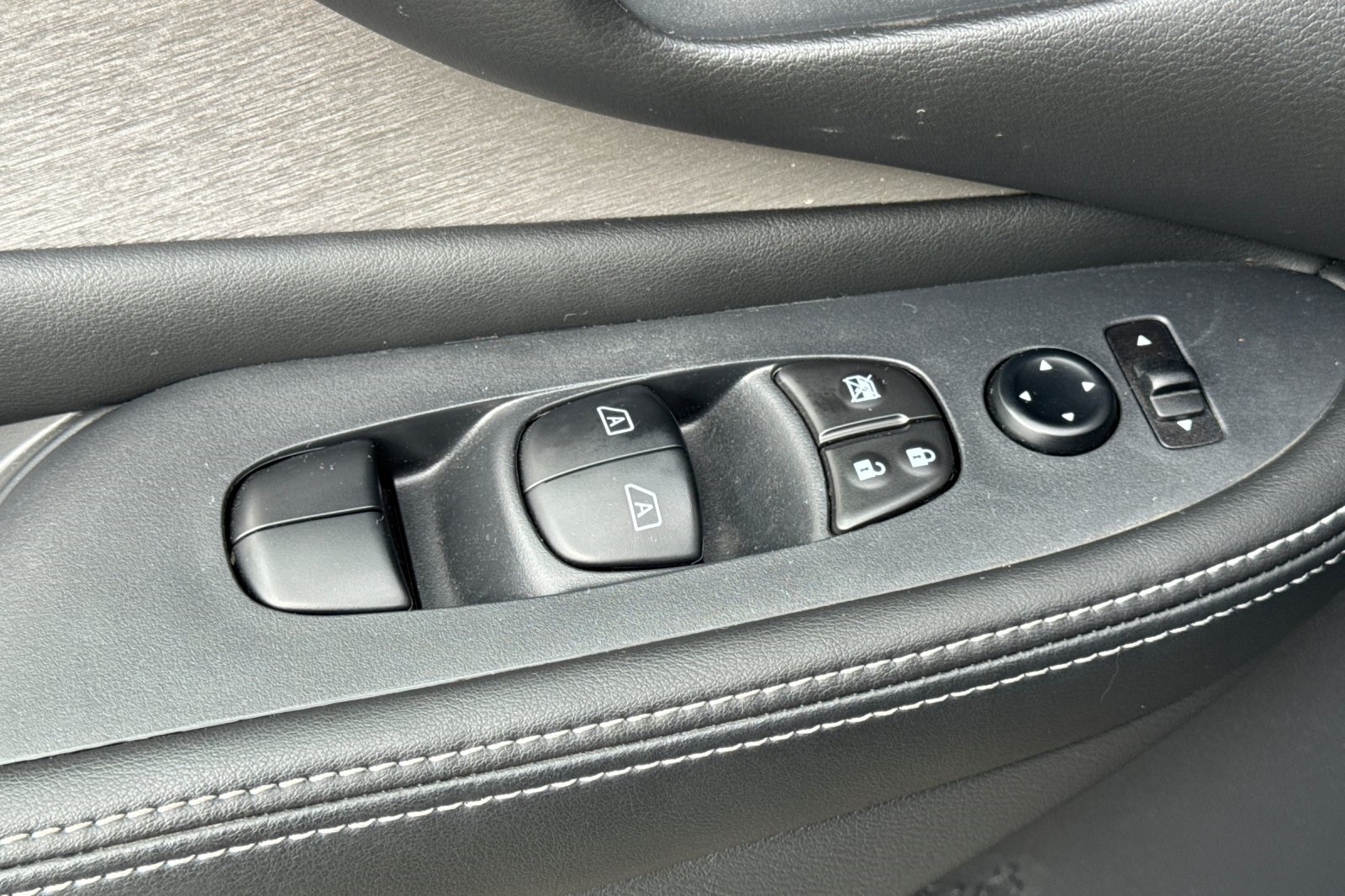 2024 Nissan Murano SV photo 13