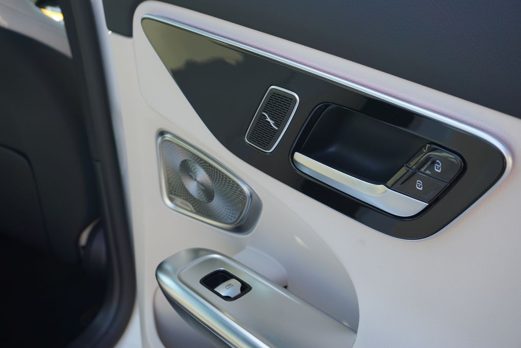 2025 Mercedes Benz C 300 photo 50