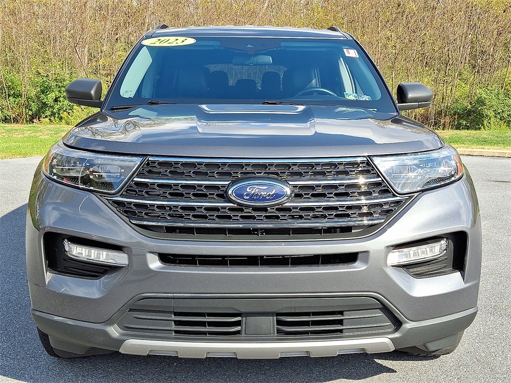 2023 Ford Explorer XLT photo 2
