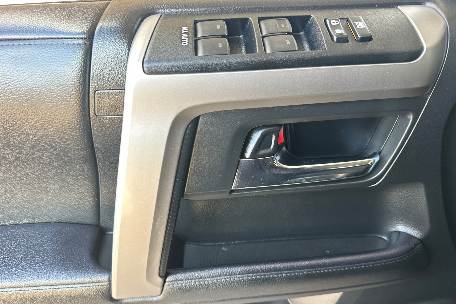 2022 Toyota 4Runner SR5 Trail photo 8