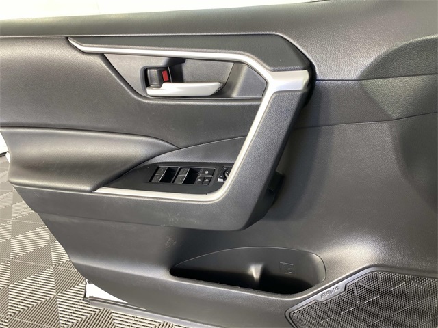 2024 Toyota RAV4 Hybrid XLE photo 22