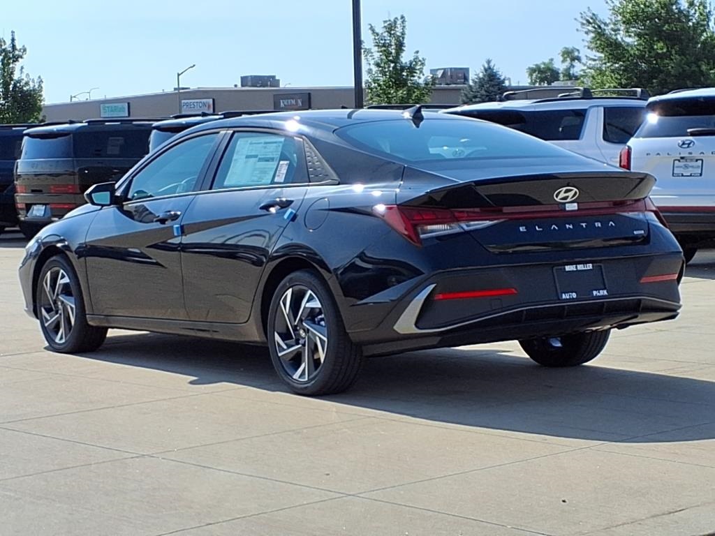 2025 Hyundai Elantra Hybrid SEL Sport photo 3