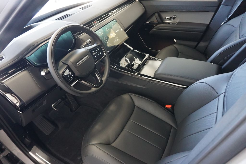2025 Land Rover Range Rover Sport SE photo 16