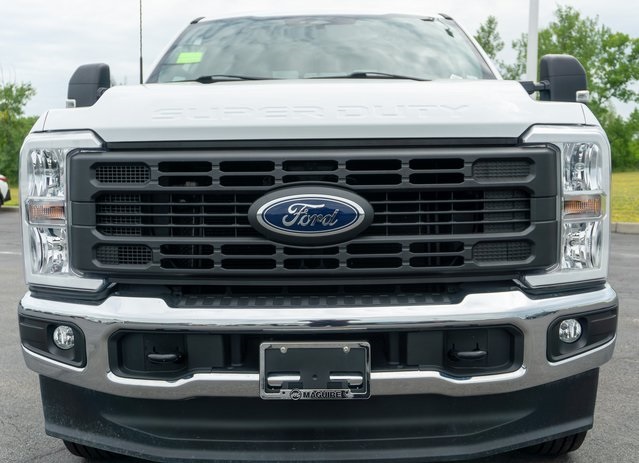 2023 Ford F-250 XL photo 3