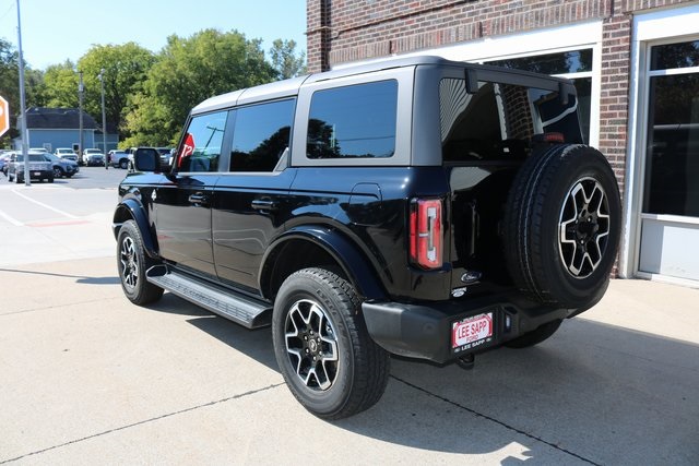 2025 Ford Bronco Outer Banks photo 6