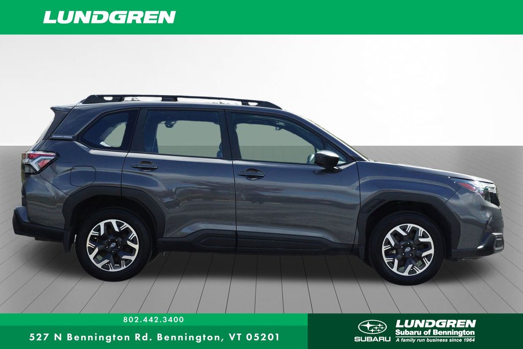 2025 Subaru Forester Base photo 2