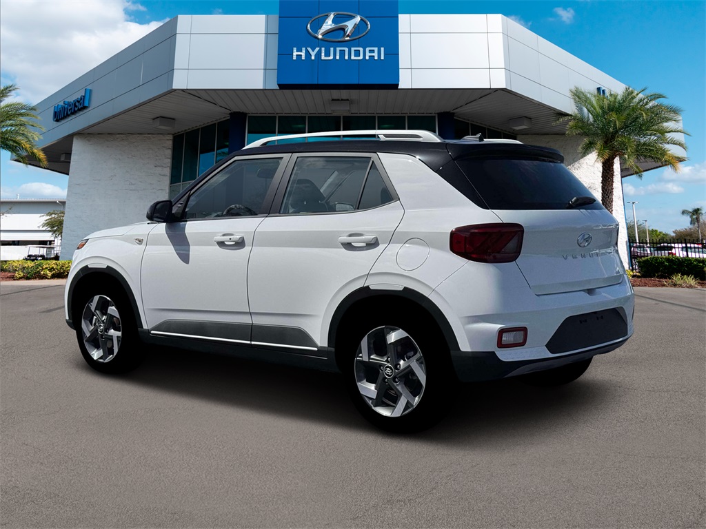 2026 Hyundai Venue SEL photo 4
