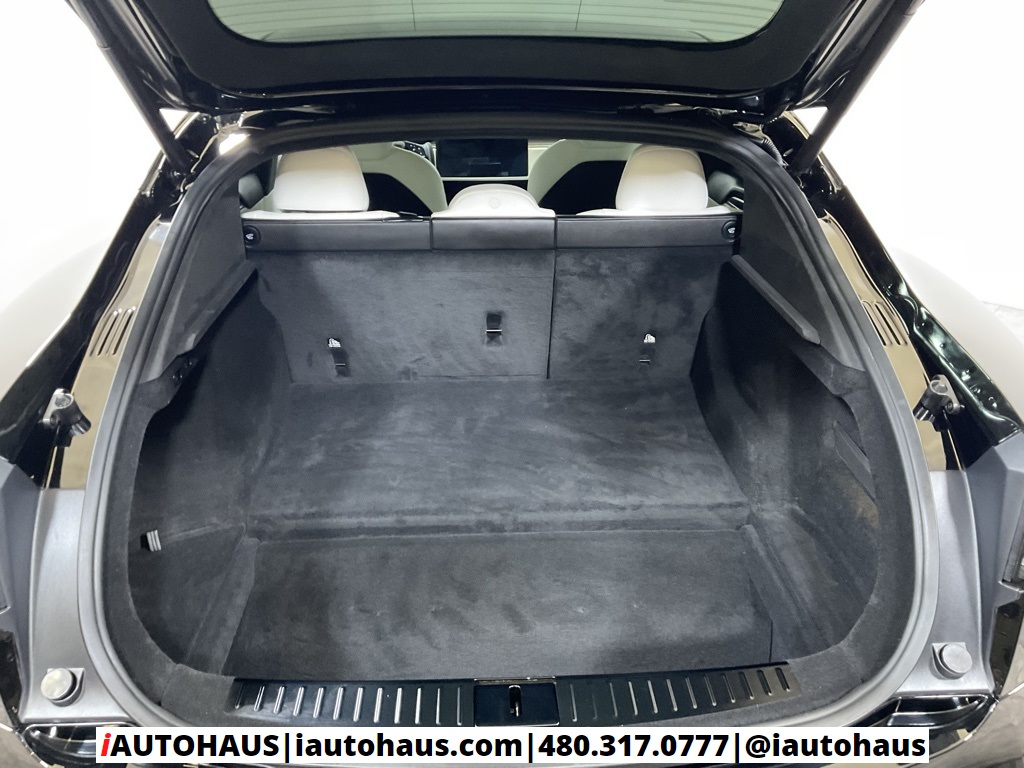 2023 Tesla Model S Plaid photo 10