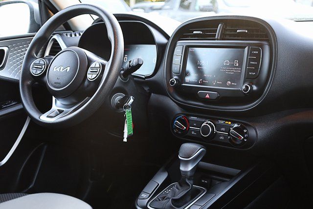 2023 Kia Soul LX photo 19