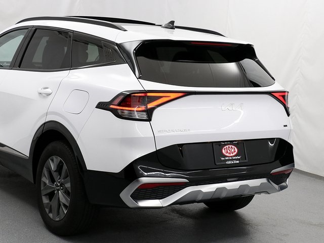 2023 Kia Sportage SX photo 3
