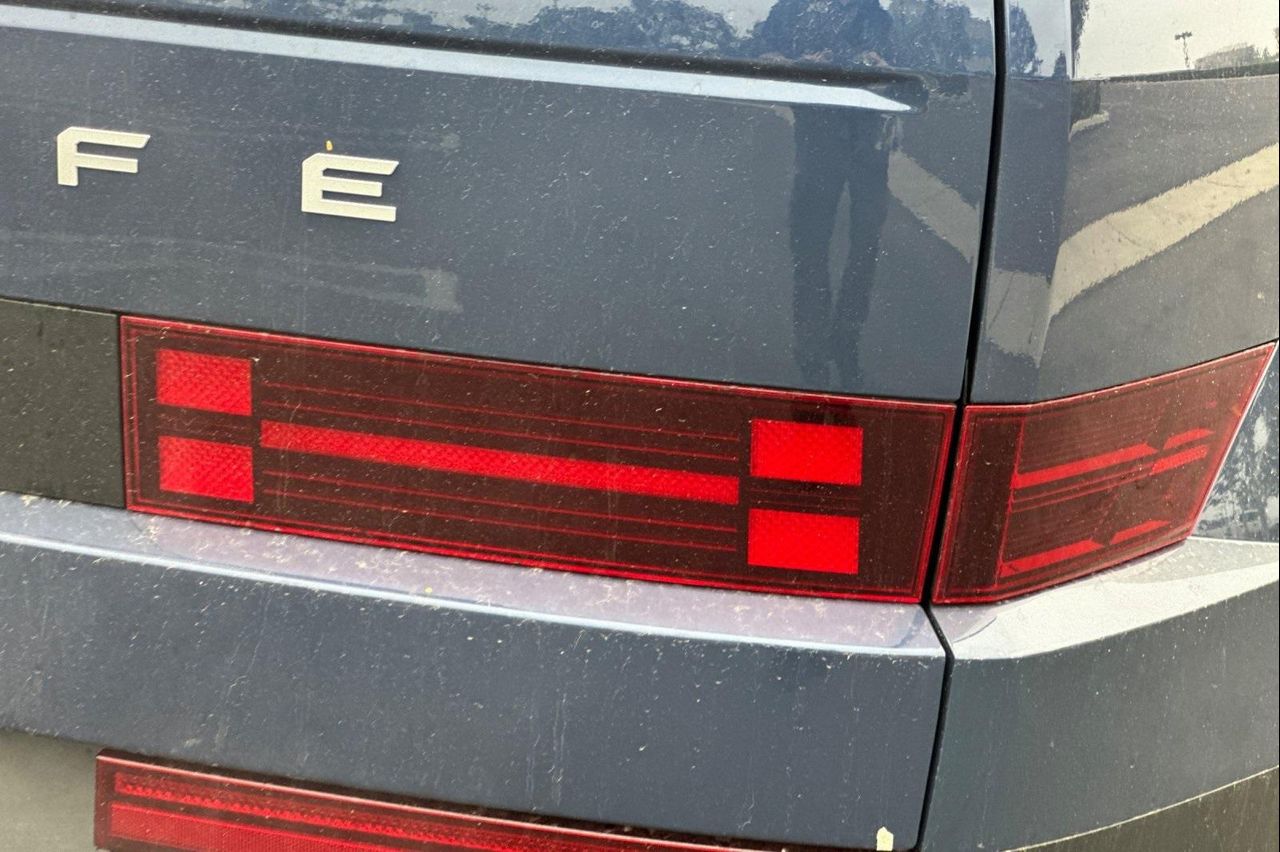 2025 Hyundai Santa Fe SEL photo 30