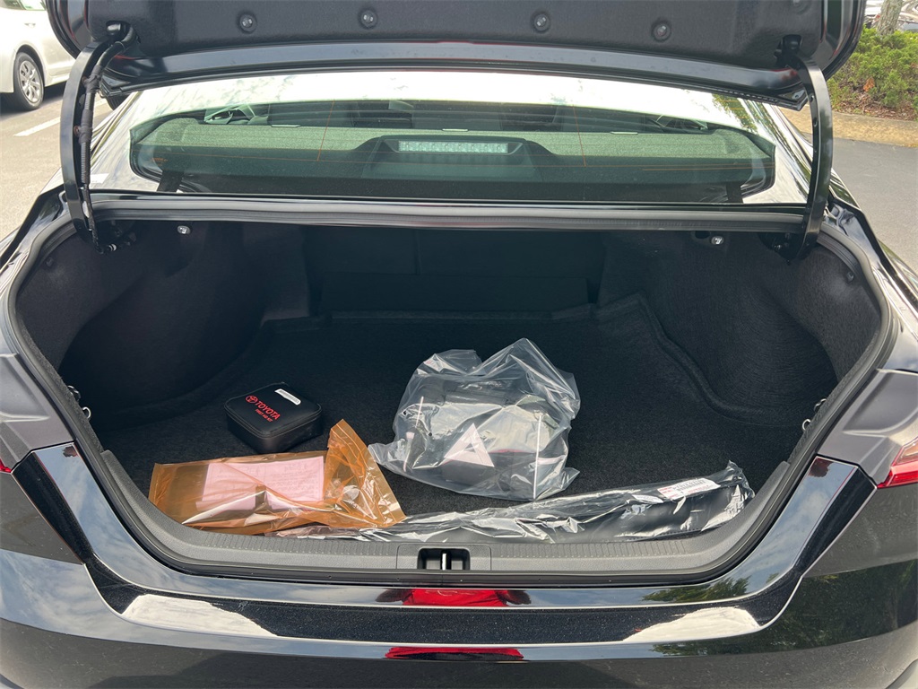 2025 Toyota Camry SE photo 18