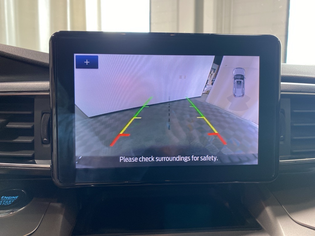 2022 Ford Explorer XLT photo 3