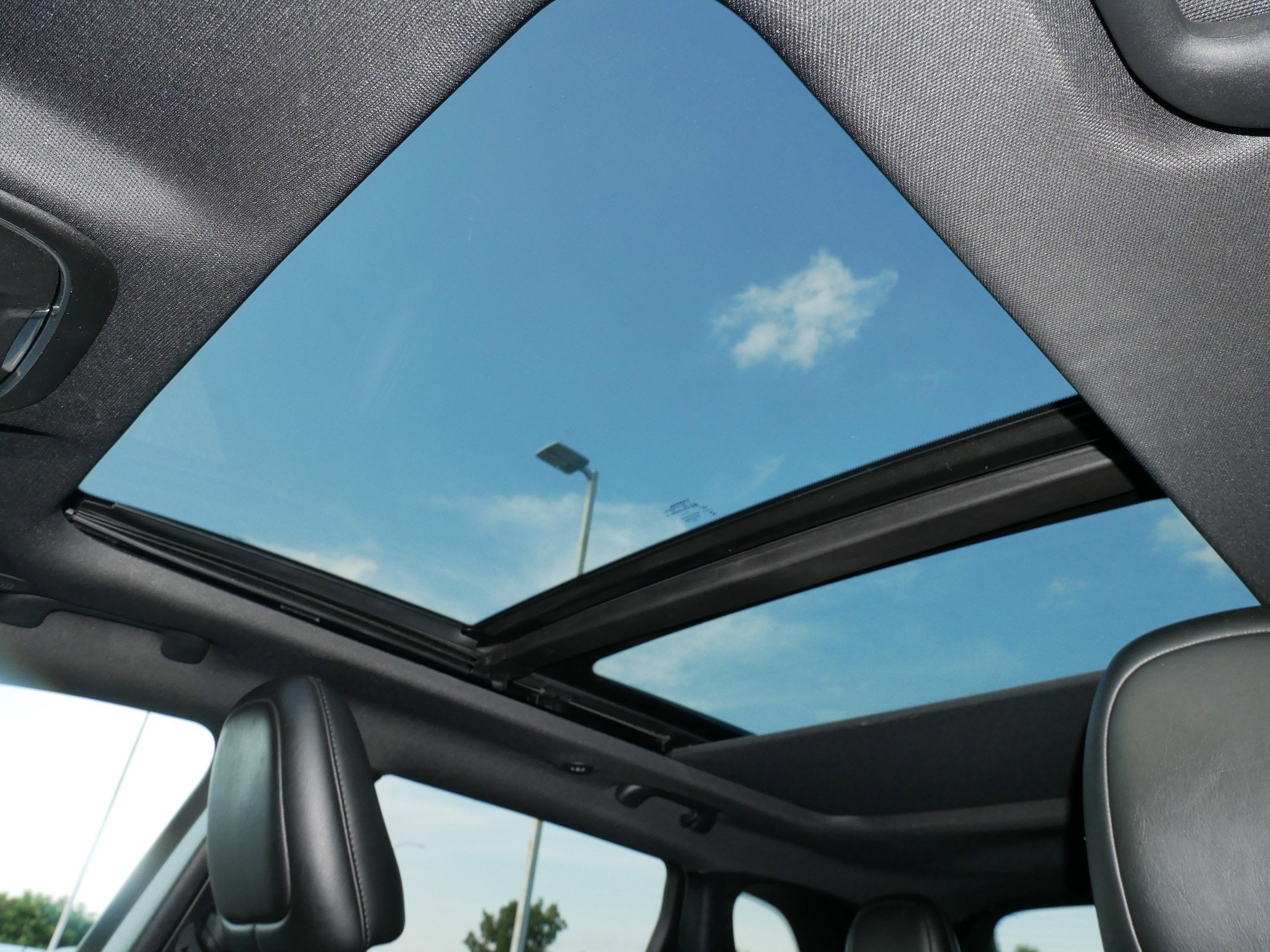 2021 Jeep Cherokee Altitude Latitude Lux photo 32