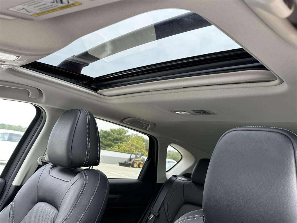2025 Mazda CX-5 2.5 S Preferred photo 3