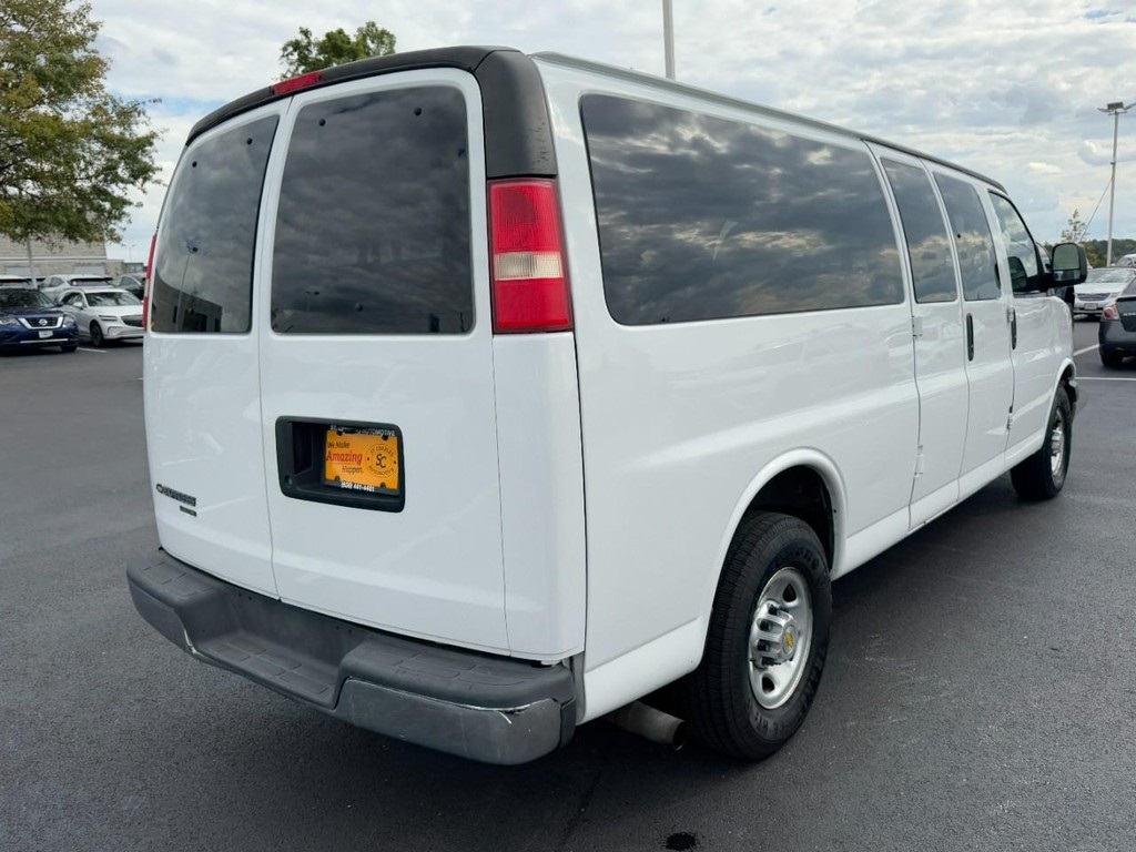 2014 Chevrolet Express 3500 LT photo 2