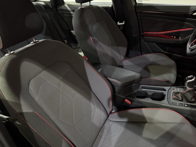 2024 Volkswagen Jetta GLI Autobahn Anniversary Edition photo 2
