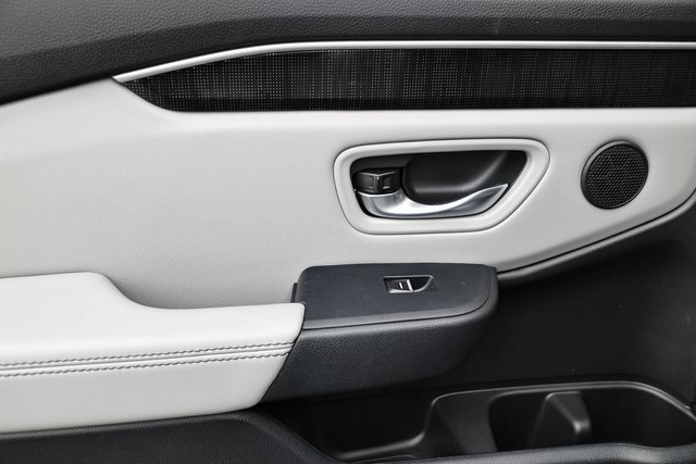 2025 Honda Pilot Elite photo 25