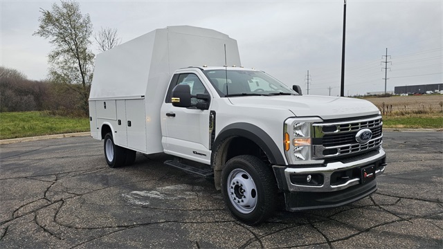 2025 Ford F-550 Super Duty Chassis Cab XL's photo
