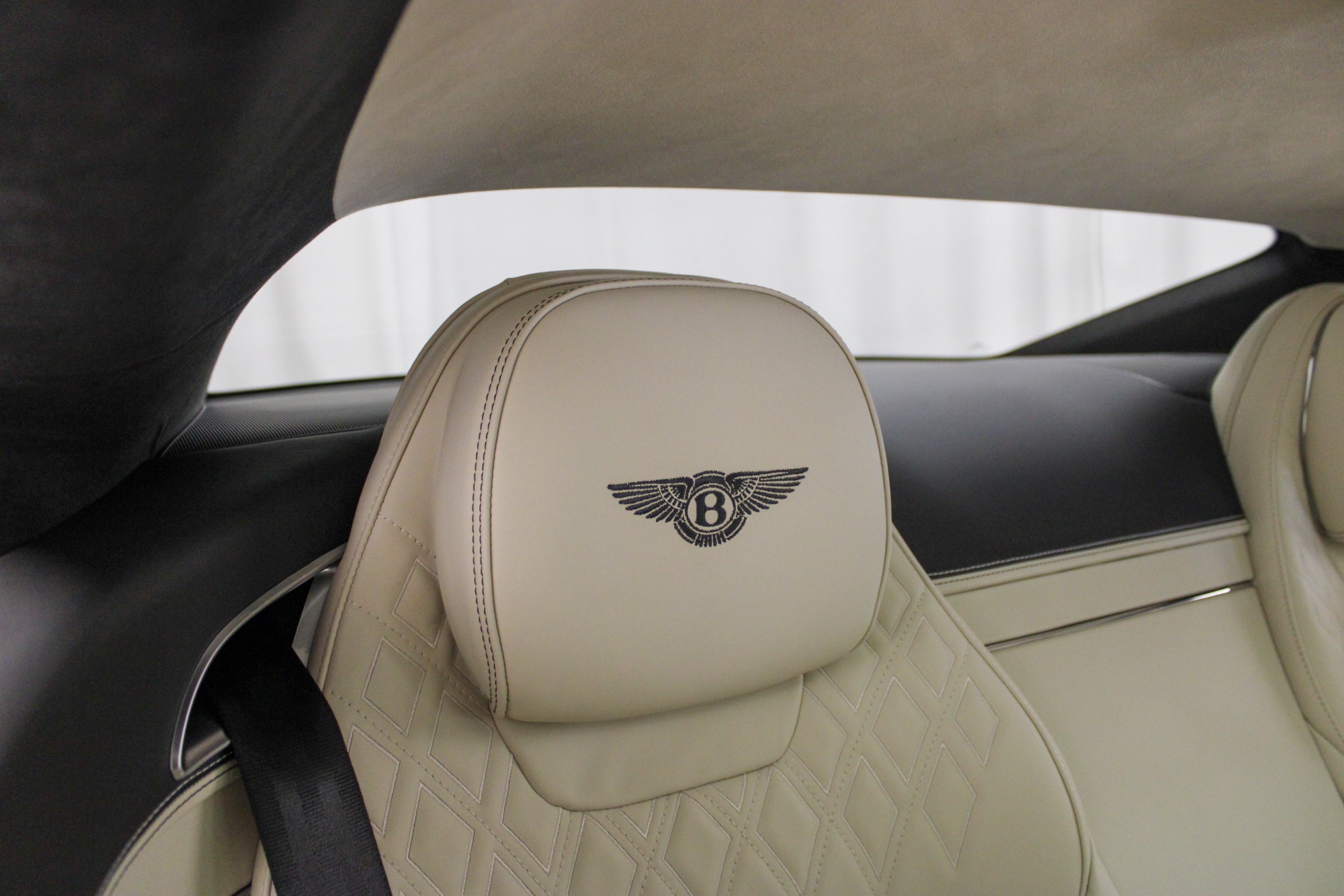2024 Bentley Continental GT Azure V8 photo 25