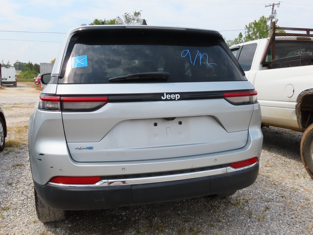 2023 Jeep Cherokee 4xe photo 12