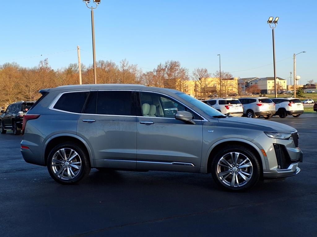 2023 Cadillac XT6 Premium Luxury photo 2