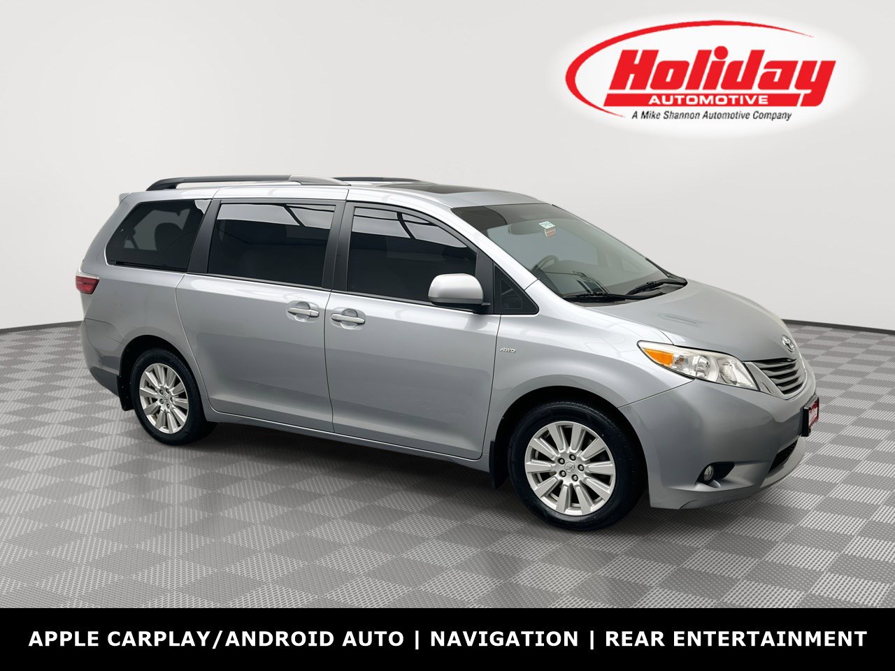 2017 Toyota Sienna XLE Premium's photo