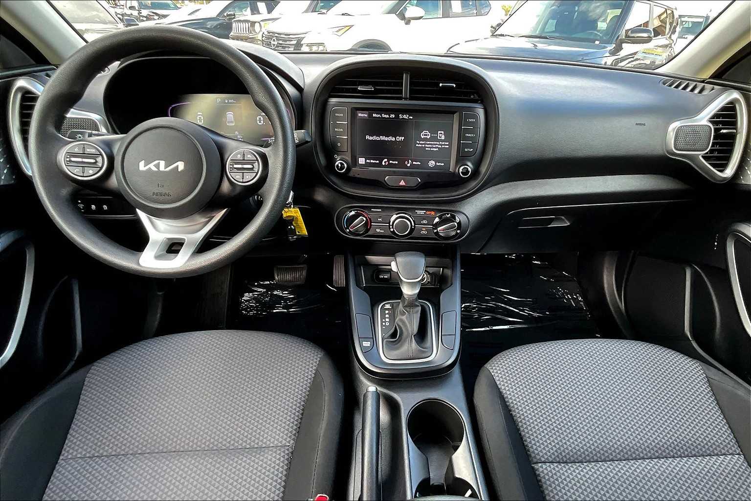 2023 Kia Soul LX S photo 12