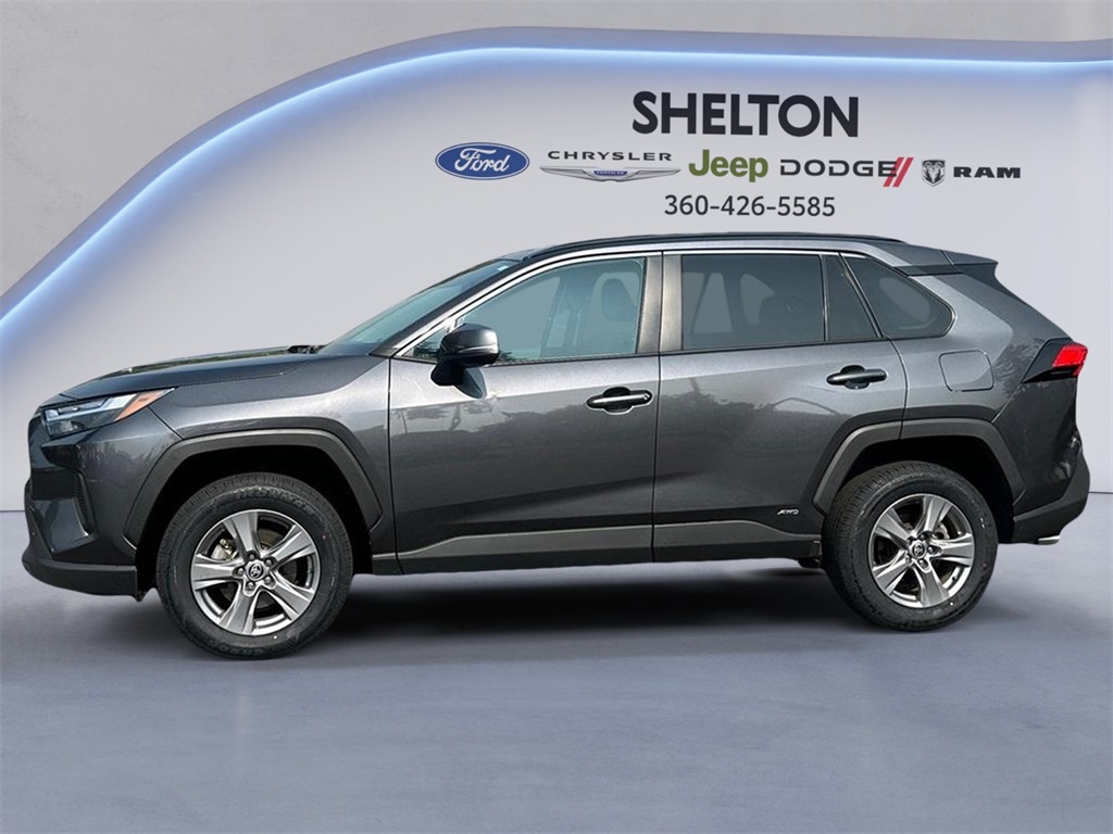 2022 Toyota RAV4 Hybrid XLE photo 2