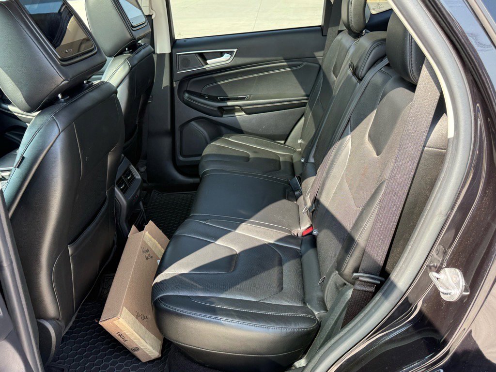 2020 Ford Edge Titanium photo 13