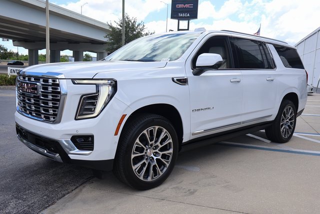 2026 Gmc Yukon XL Denali photo 3