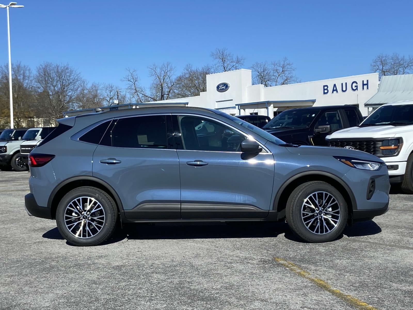 2025 Ford Escape Plug-In Hybrid photo 2