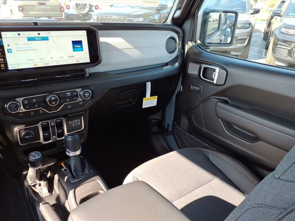 2025 Jeep Gladiator Sport S photo 13