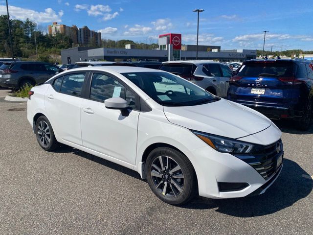 2025 Nissan Versa 1.6 SV photo 18