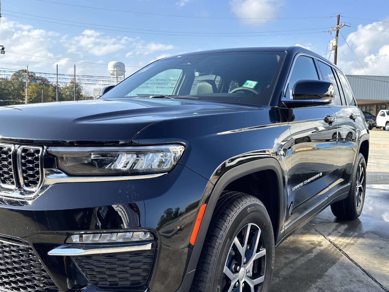 2025 Jeep Grand Cherokee Limited photo 4