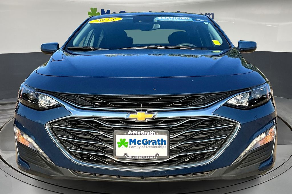 2024 Chevrolet Malibu 1LT photo 2