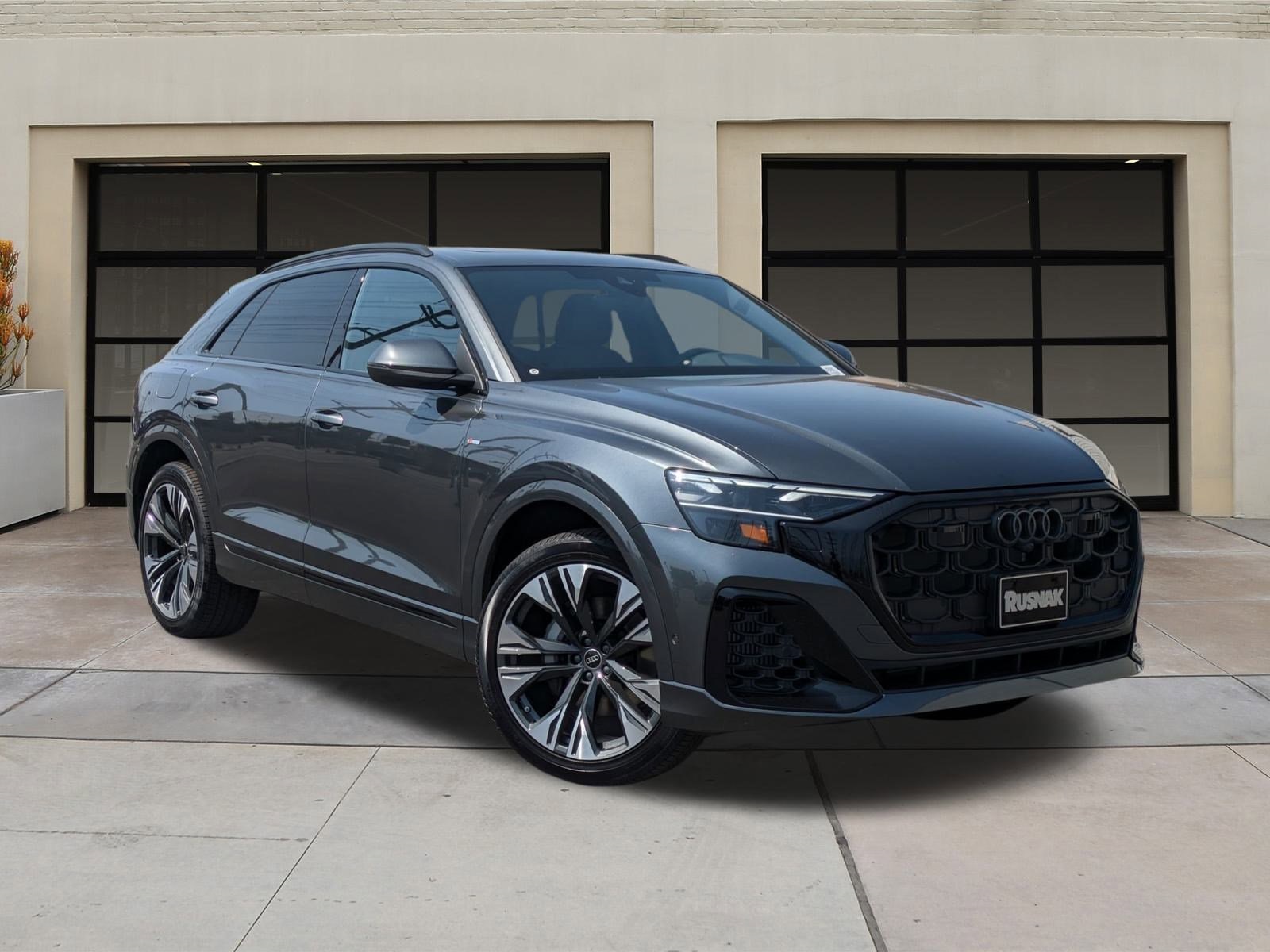 2025 Audi Q8 55 Premium Plus photo 18