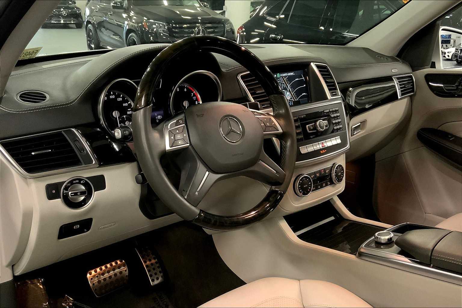 2015 Mercedes Benz ML 350 photo 15