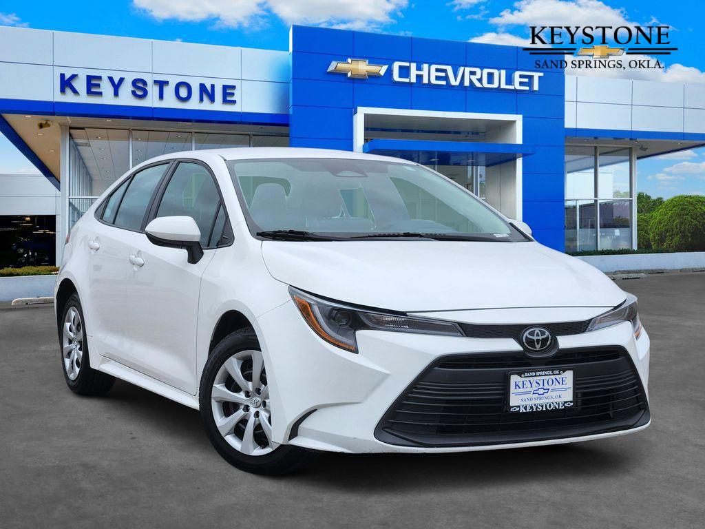 2024 Toyota Corolla LE's photo