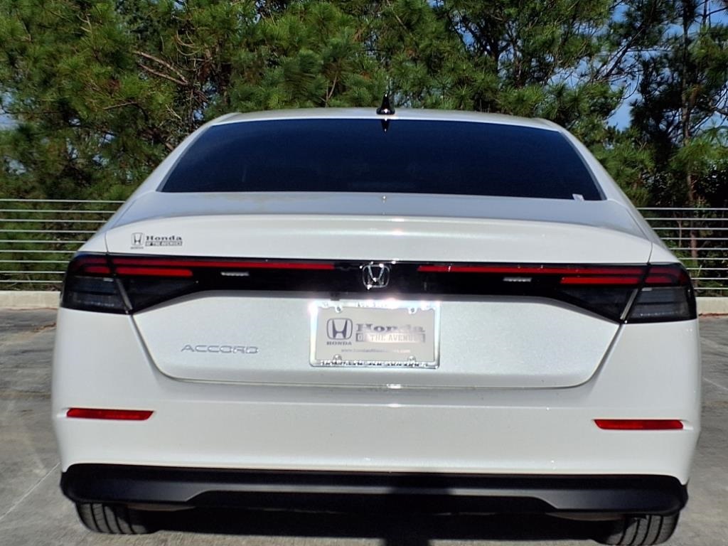 2025 Honda Accord SE photo 5