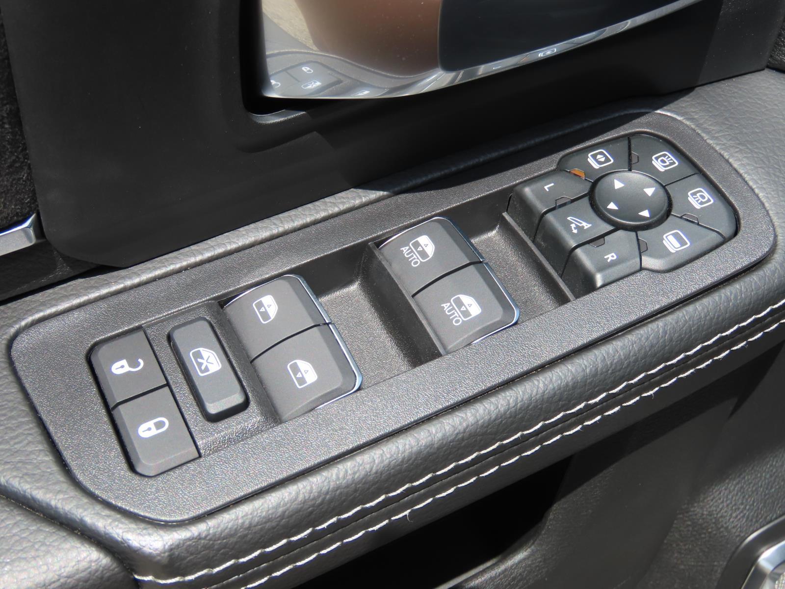 2026 Ram 2500 Laramie photo 14