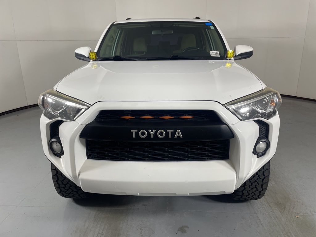 2019 Toyota 4Runner SR5 photo 4