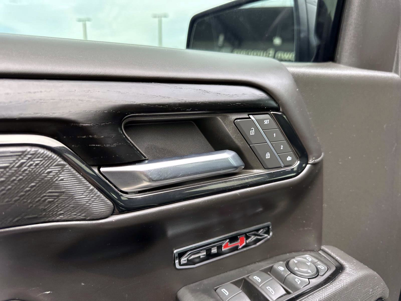 2024 Gmc Sierra 1500 AT4X photo 16