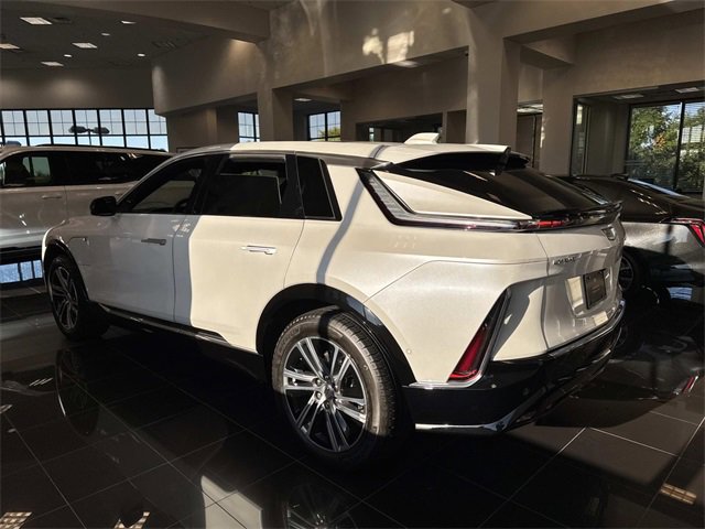2024 Cadillac Lyriq Luxury photo 3