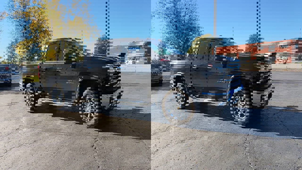 2024 Chevrolet Silverado 2500HD LTZ photo 2