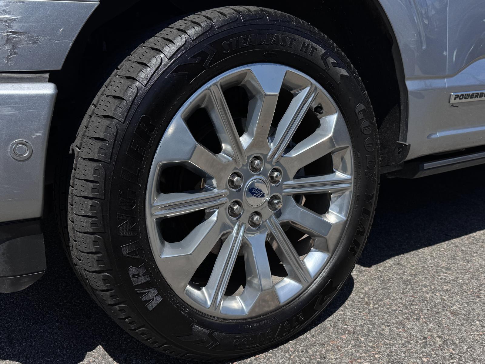 2022 Ford F-150 Limited photo 13