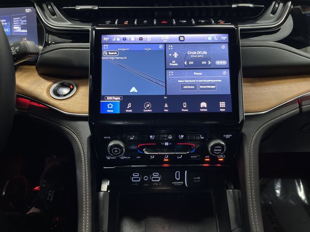 2025 Jeep Grand Cherokee L Summit photo 4