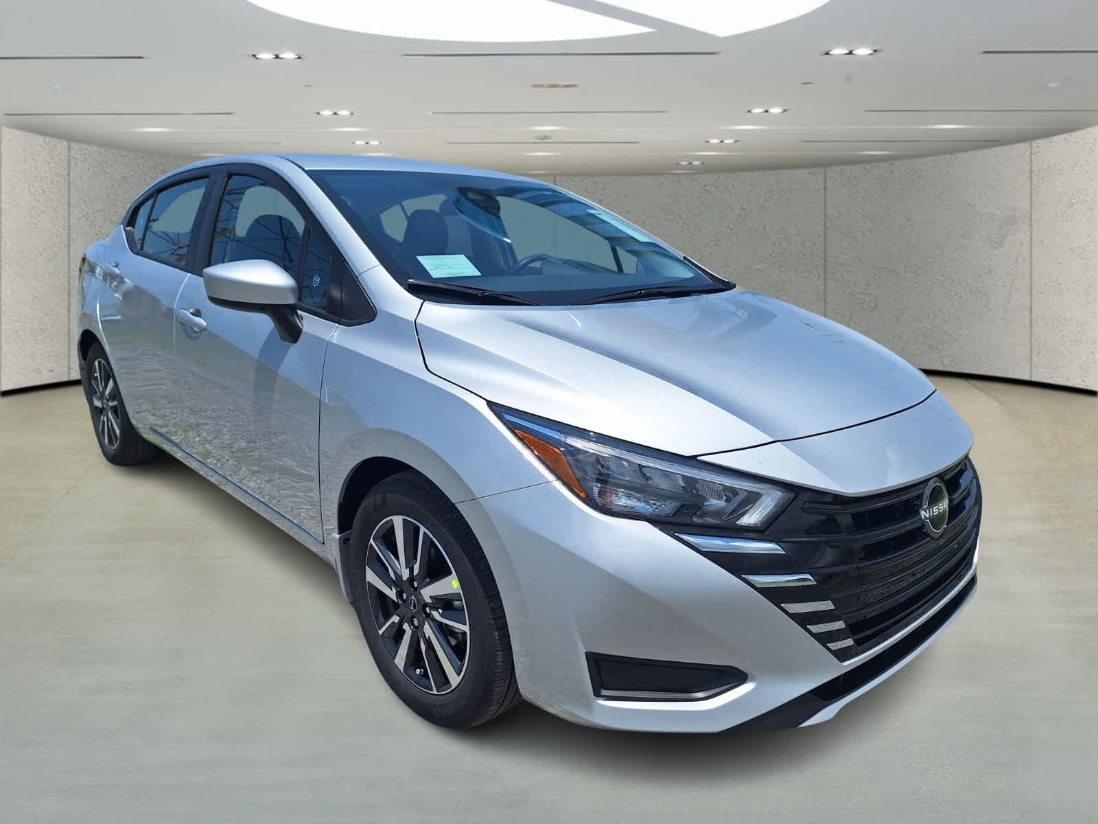 2025 Nissan Versa SV photo 7